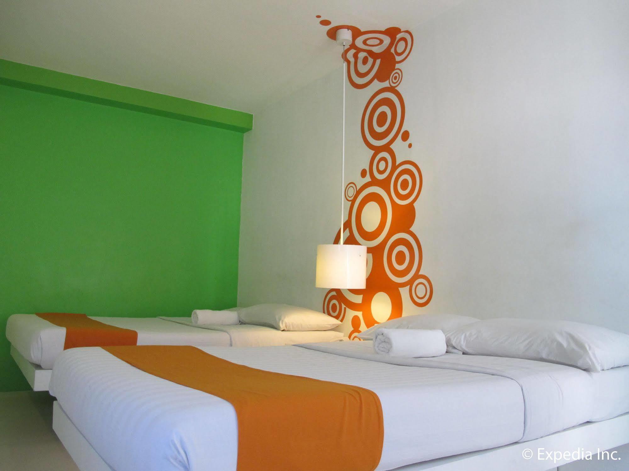 Islands Stay Hotels - Uptown Cebú Exterior foto