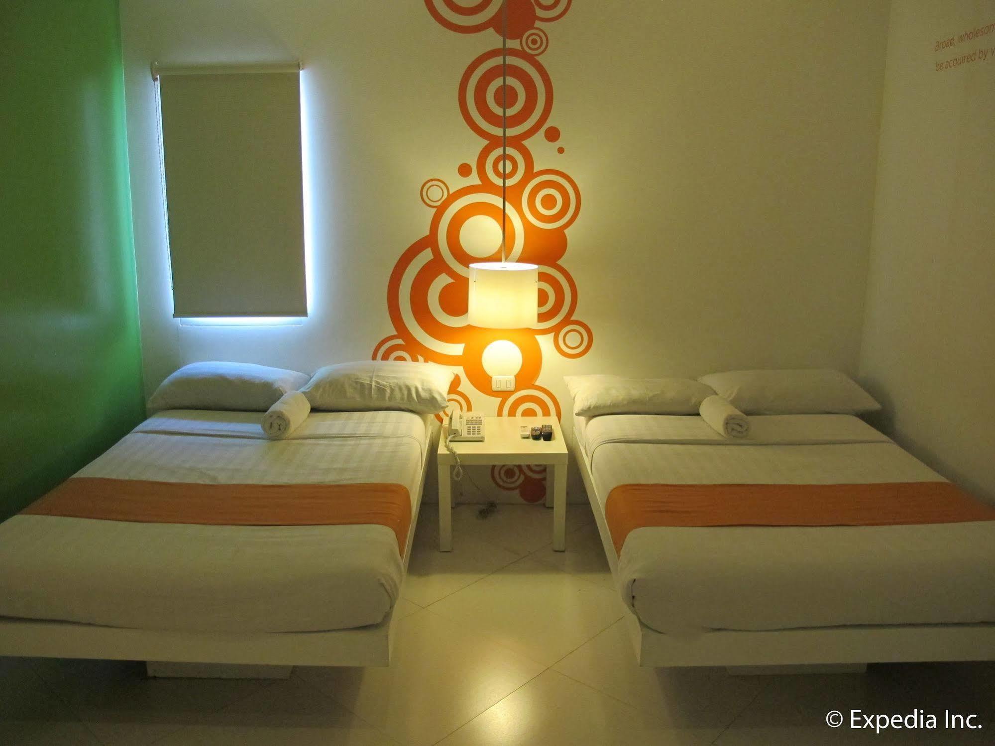 Islands Stay Hotels - Uptown Cebú Exterior foto