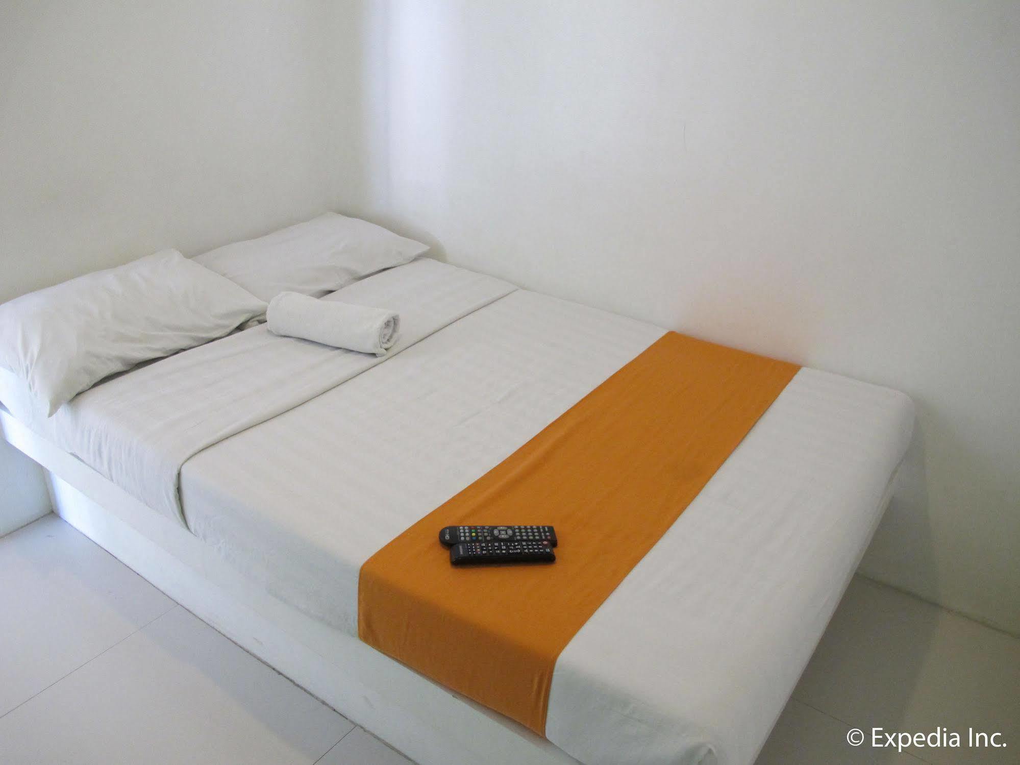 Islands Stay Hotels - Uptown Cebú Exterior foto