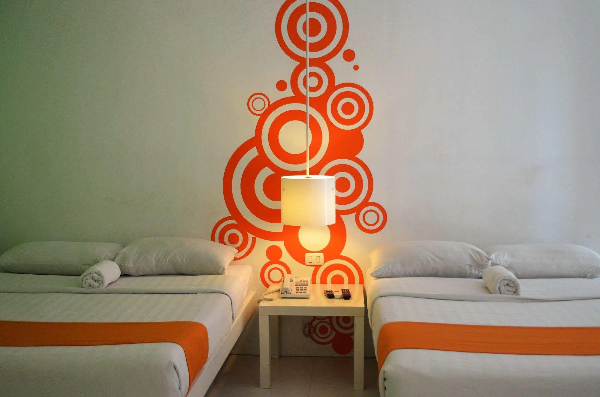 Islands Stay Hotels - Uptown Cebú Exterior foto